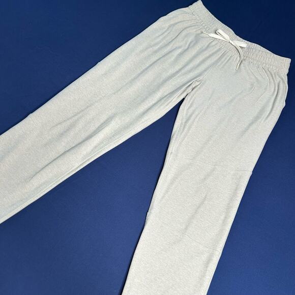 Outdoor Voices Women's Size M CloudKnit Jogger Sweatpants Light Gray - Picture 1 of 7